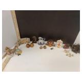 Ceramic  Figurines, alignment SALT&PEPPERs,