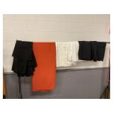 Tablecloths Black & White 52x52 3 Ea Round Black