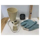 Vintage The Hailer Audiodyne Aircraft Clock Gloves