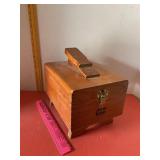 Gold Bond Shine Chest