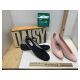 Ladies Shoes 2 Pair Size 8 & 8.5 & Pantyhose