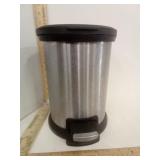 Stainless No Touch Trash Can with lid