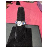 WOMAN RING W/ WHITE AND BLUE STONE SZE 7