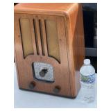 17in Vintage ZENITH Standard Broadcast TUBE RADIO