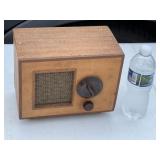 Vintage SEARS TUBE RADIO model 132857
