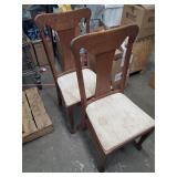 Table with6 vintage chairs
