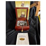 Christmas music box, batteries not included,