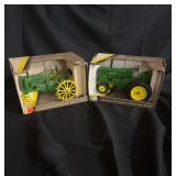 Lot of two John Deere tractors diecast
