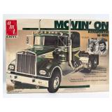 Ertl amt Movin on Kenworth W-925 Model kit