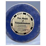 The mask of Tutankhamun sculpture