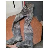 Rustic Ridge size 8 waders. T67