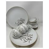 Jyoto Fine China Japan Dinner Plates Teacups