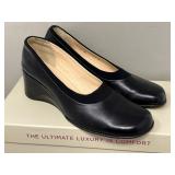 sz 38.5 Ladies Taryn Rose Leather Wedge Heels