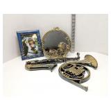 Grou of decorative frames and wall hangers