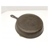 Lodge 10' cast iron skillet D37SK