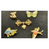 Lot of 5 Brooches