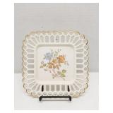Decorative plate w/ flowers & lace edge