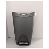 13 gal kitchen trashcan with foot activated lid