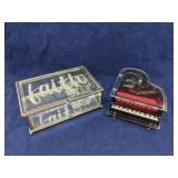 Lot of 2 music boxes