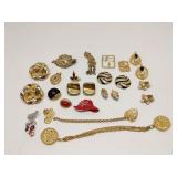 Group of fashion jewely