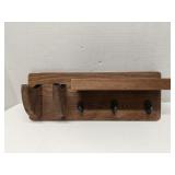 Y&Me wood shelf with hooks