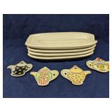 4 Mary Engelbreit tea bag rests & 4 corn plates