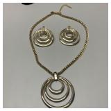 Gold Tone Layered Multi-circle Pendant Necklace &