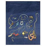 Group of costume/fashion jewelry