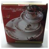 Service 4 Poinsettia & Ribbon Porcelain Dinnerware