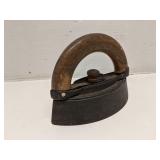 Vintage Sad Iron w/ detachable wood handle
