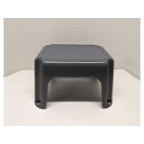 Small Rubbermaid step stool