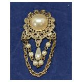 1928 Jewelry Co Filigree Chantelaine Pin Brooch
