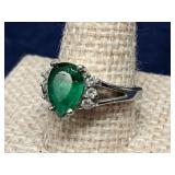 Sterling silver 925 ring w/ pear-cut green stone