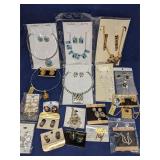 Group of costume/fashion jewelry