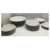 26 Pieces of Mitterteich Bavaria Dinnerware