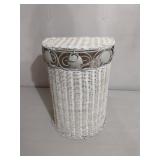 Wicker laundry hamper