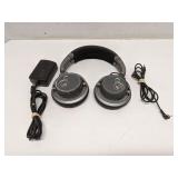 Motorola S805 Bluetooth DJ-styled headphones