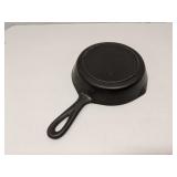 Vintage 3-notch Lodge #3 cast iron skillet, 6.25'