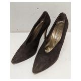 Yves Saint Laurent Brown Suede heels size 8.5