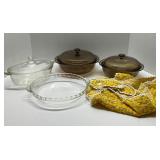 3 Pyrex Dishes w Lids , 1 Pie Plate, & Warming