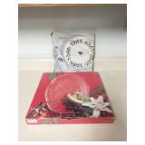 Lot of 2 holiday serving trays
