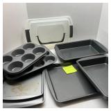 Lot of 7 Baking Pans
