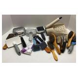 Lot of  Scoopers & Brushes