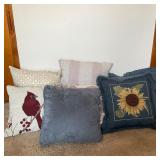 Lot of 7 Throw Pillows