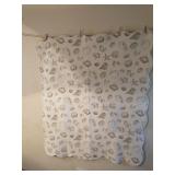 Seashell pattern quilt, 46x55 machine made