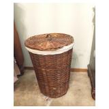 Wicker clothes hamper