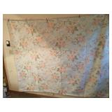 Floral pattern quilt, 82x64 machine made