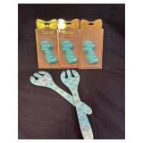 3 "Cheers" Molds and set of salad tongs