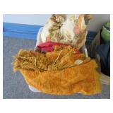 Blanket & Pillows