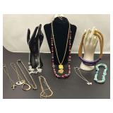 Ladies fashion estate necklaces, approximately 10 pieces, see pictures for details.